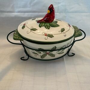 Temp-tations ovenware Cardinal 9oz covered dish w/basket